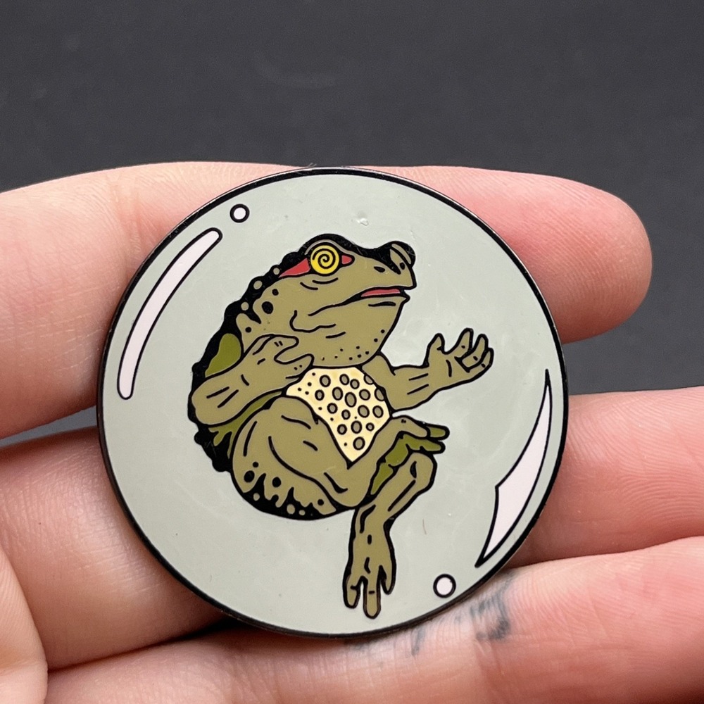 Strike Gently Company Frog Toad Floating In A Bubble‎ Lapel Hat Pin